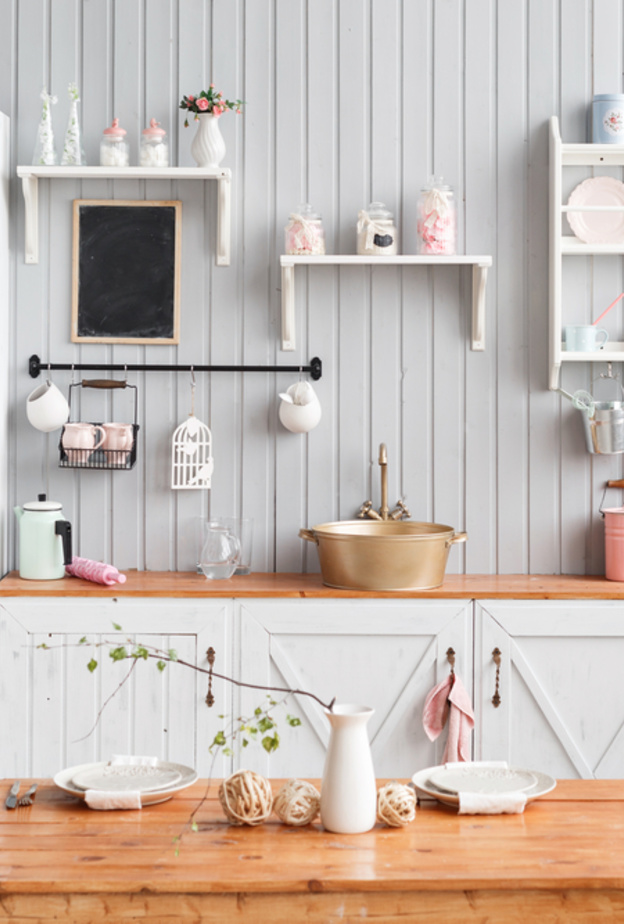 لمساحة متجددة المظهر.. 8 نصائح لتحديث المطبخ ذو الخزائن البيضاء