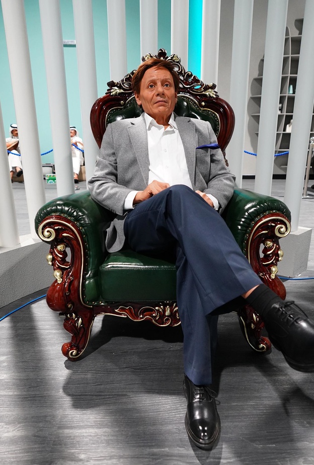 زوار بوليفارد سيتي يحاكون تجارب المشاهير في صناعة مجسمات الشمع