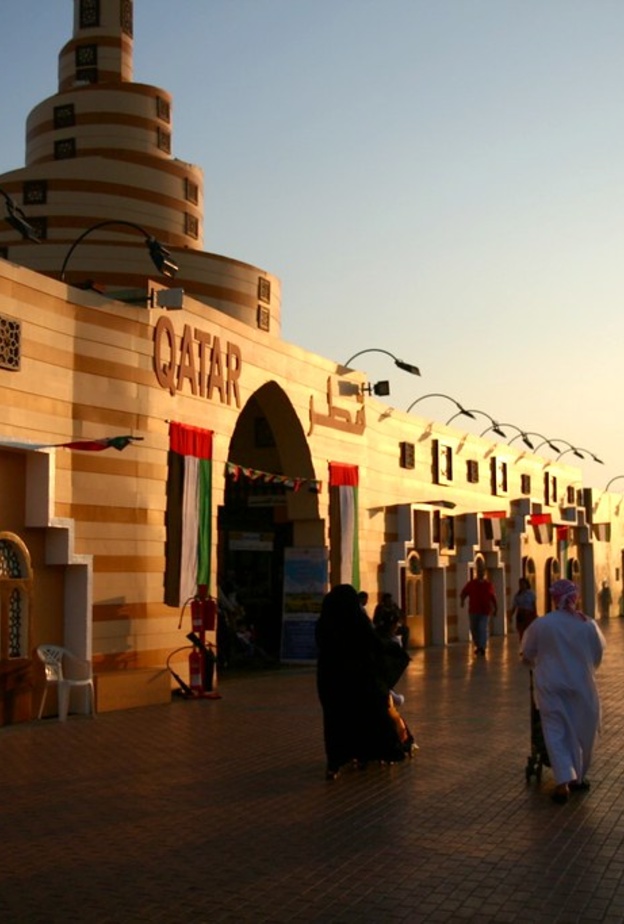 القرية العالمية أجمل وجهات سياحية وترفيهية في دبي بواسطة 1sock