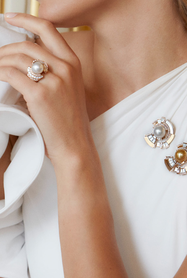 ‏لماذا يجب اعتماد مجوهرات اللؤلؤ في اطلالتك هذا الشتاء