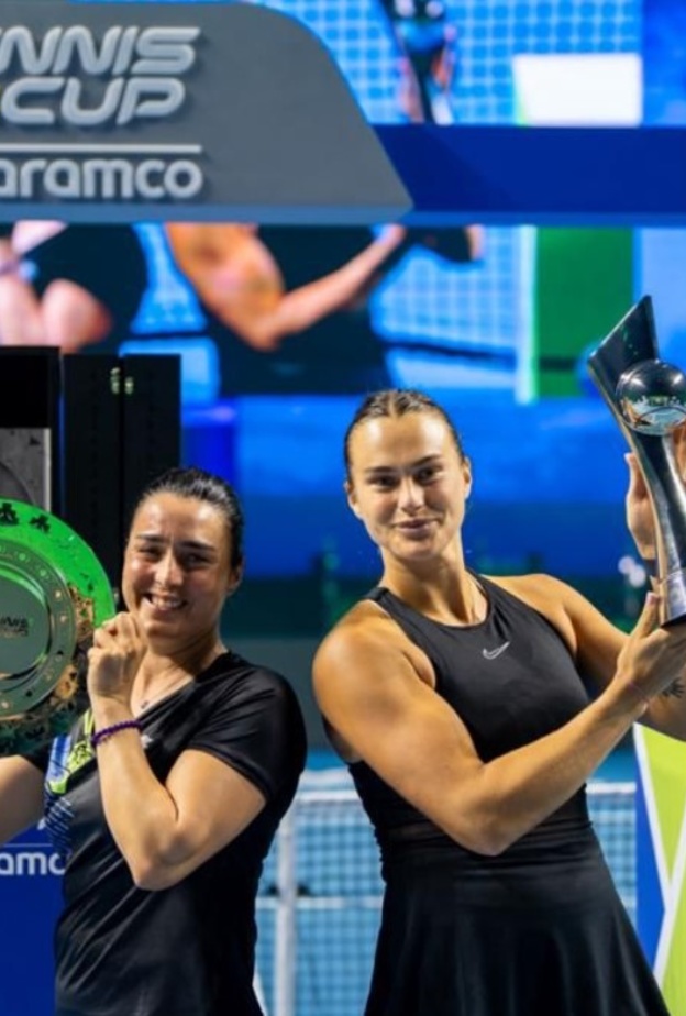 البيلاروسية سابالينكا تتغلب على أنس جابر وتحصد لقب بطولة موسم الرياض للتنس