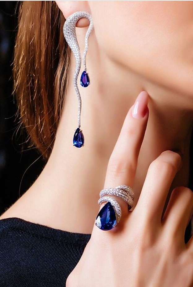 حجر التنزانيت في مجوهرات من بالميرو Palmiero