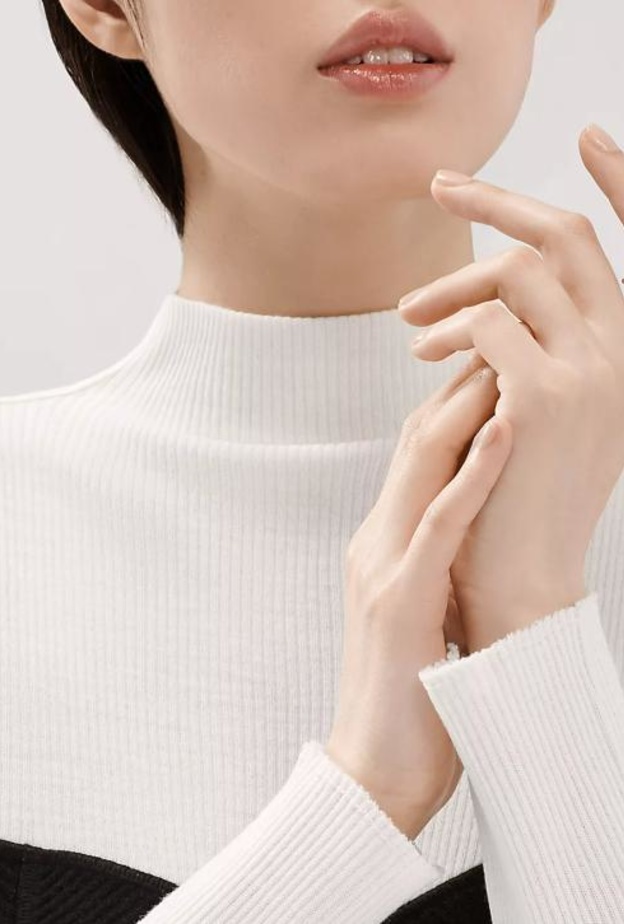 خاتم مرصع بالأكوامارين من تيفاني أند. كو Tiffany & Co. 