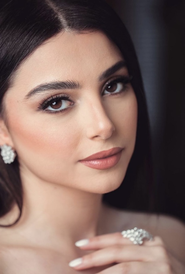 عروس 2023..ماريتا الحلاني_ كيف تألقت على مدار عام كامل بقطع مجوهرات بتصاميم مختلفة؟