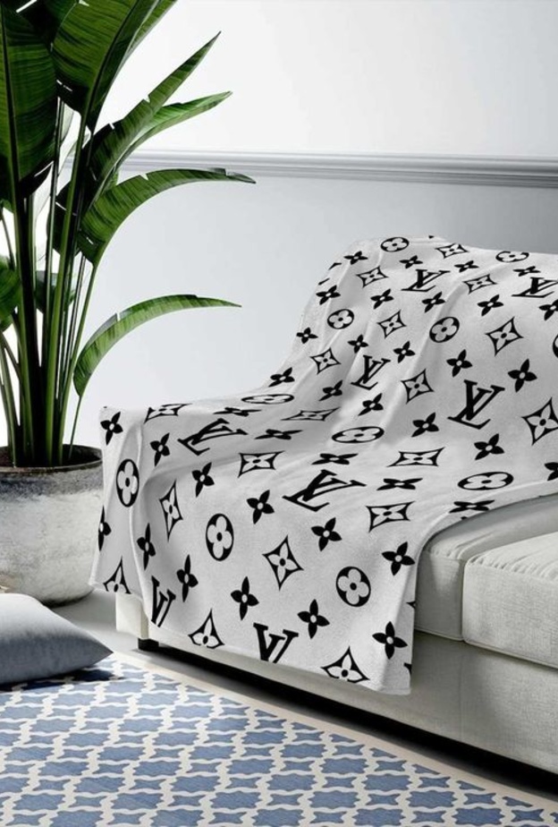 مفرش Louis Vuitton لديكورات غرف المعيشة