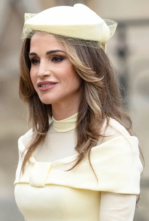 اطلالة الملكة رانيا بجمال داكن- الصورة من صفحة hm.queenrania