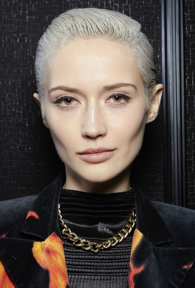 دليلكم لإختيار هدايا مناسبات نهاية العام.. مستحضرات ستعزز من جمال الأم وتعكس محبتكم لها