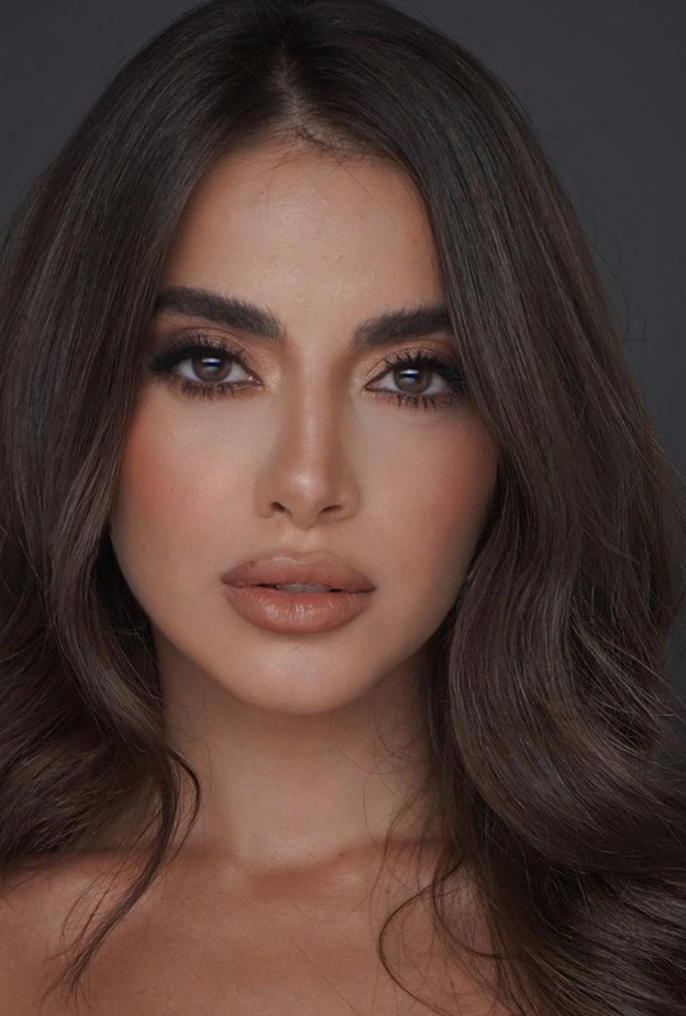 صورة وصيفة ملكة جمال لبنان مايا ابو الحسن بمكياج بشرة خالي من العيوب ـ الصورة من حسابها الخاص على إنستقرام