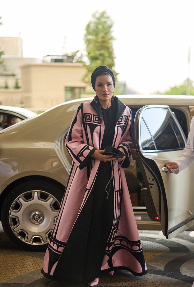 الشيخة موزة