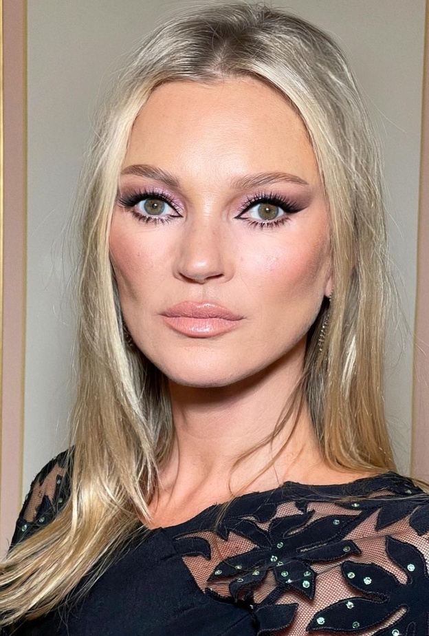 مكياج وتسريحات شعر النجمات في  في حفل The Fashion Awards 2023