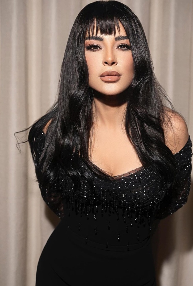 نجمات اعتمدن قصات شعر مع الغرّة القصيرة في عام 2023 ..من بدت الأجمل؟