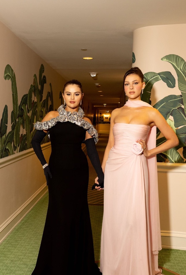 نيكولا بيلتز وسيلينا غوميز 