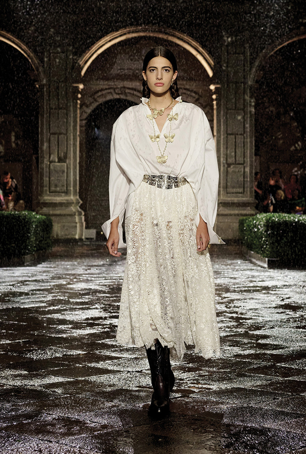 صيحات أساسية من وحي مجموعات الـ"ريزورت"