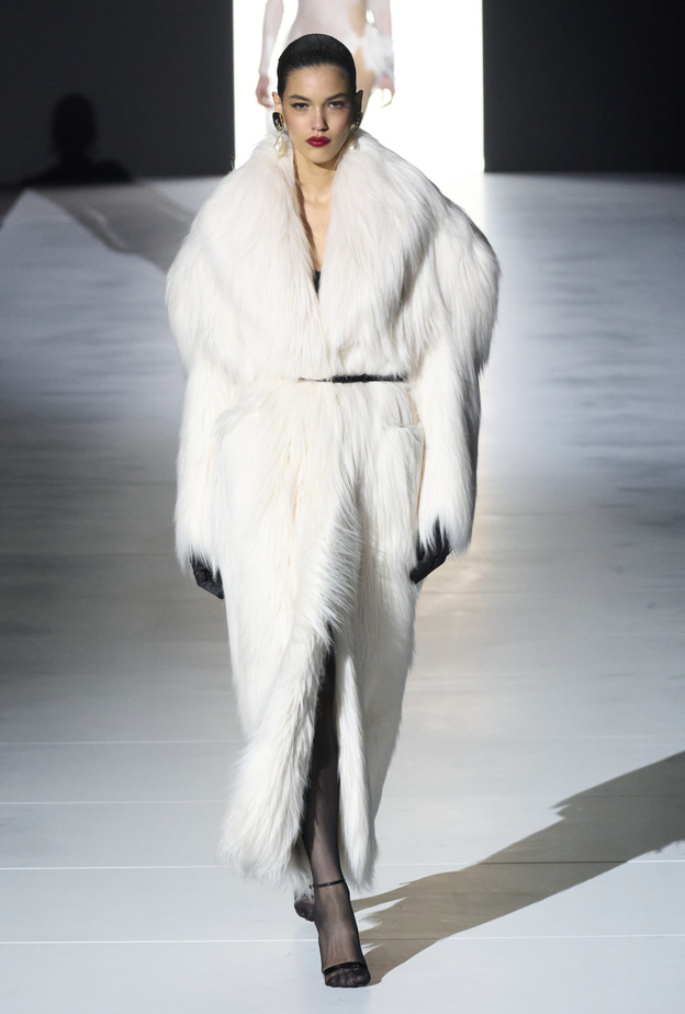 هل الأبيض هو اللون الأفضل لتنهي به العام الحالي وتستقبلي العام الجديد؟