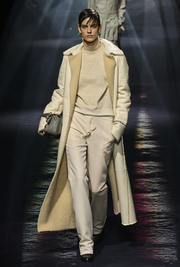 كيف تبدين أكثر أناقة وفخامة مع اللون البيج؟