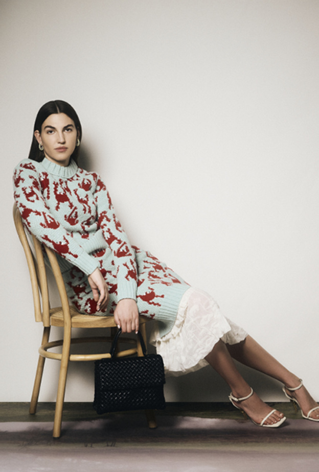 جلسة تصويرية خاصة بـ"هي" ودار "بوتيغا فينيتا بعنوان The MYSTERY In The HOOD