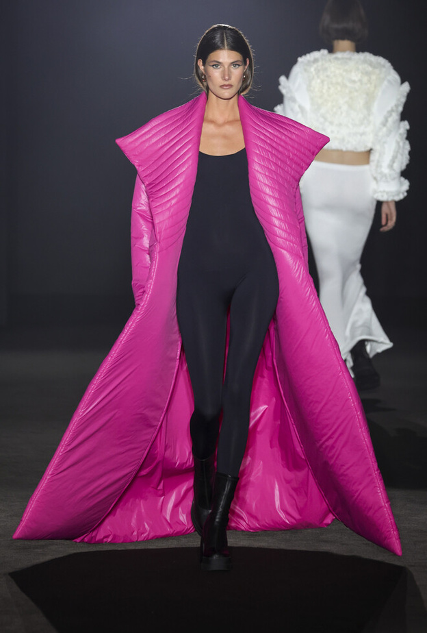 الوردي بمختلف تدرجاته نسقيه بهذا الأسلوب في موسم الشتاء