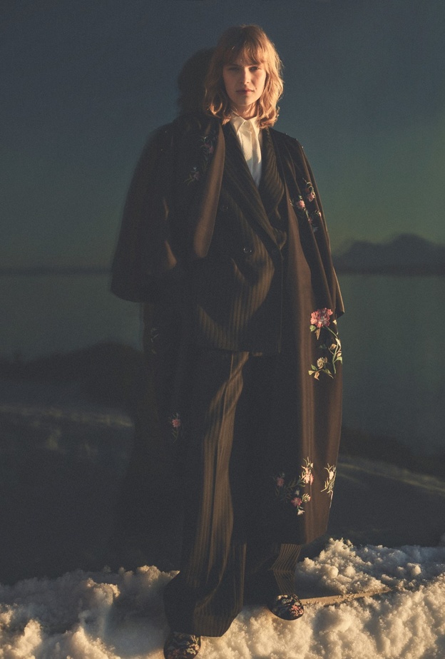 لورو بيانا تقدّم مجموعة Holiday Collection المثالية لافتتاح موسم العطلات الثلجية 