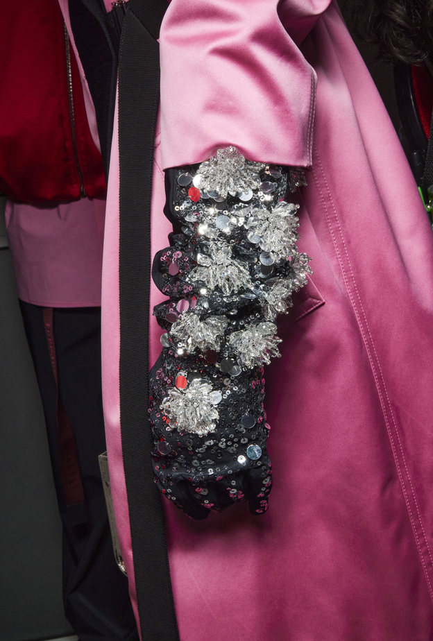 انعمي بالدفء هذا الشتاء من خلال إضافة القفازات إلى إطلالتك!