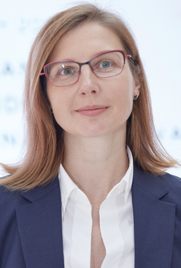 بين الفن والموضة