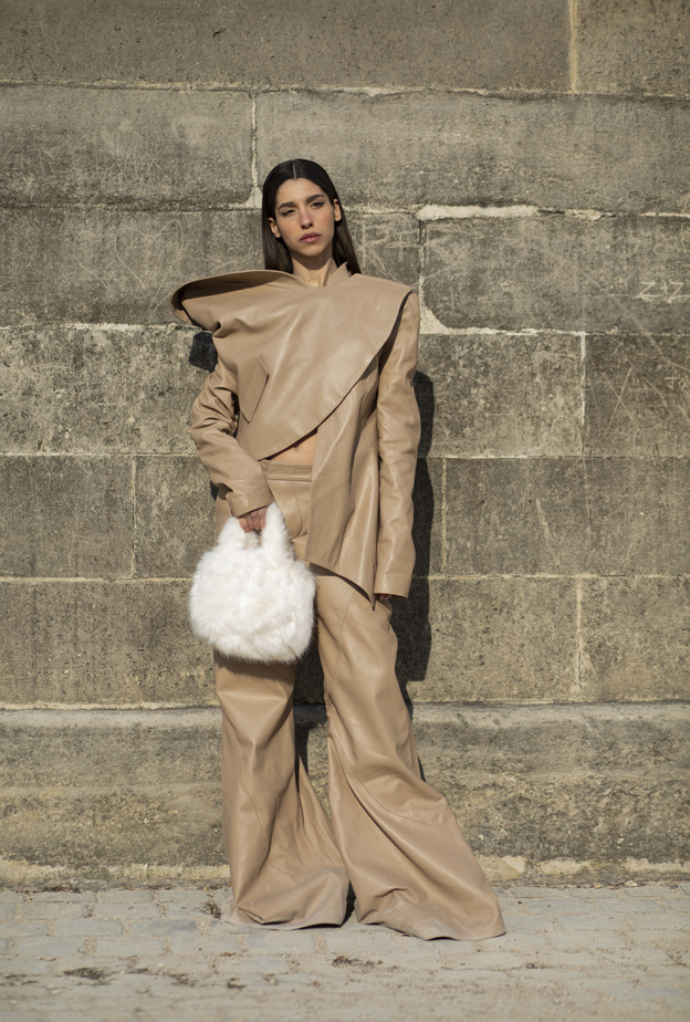 إطلالات ستريت ستايل من عروض ازياء عام 2023