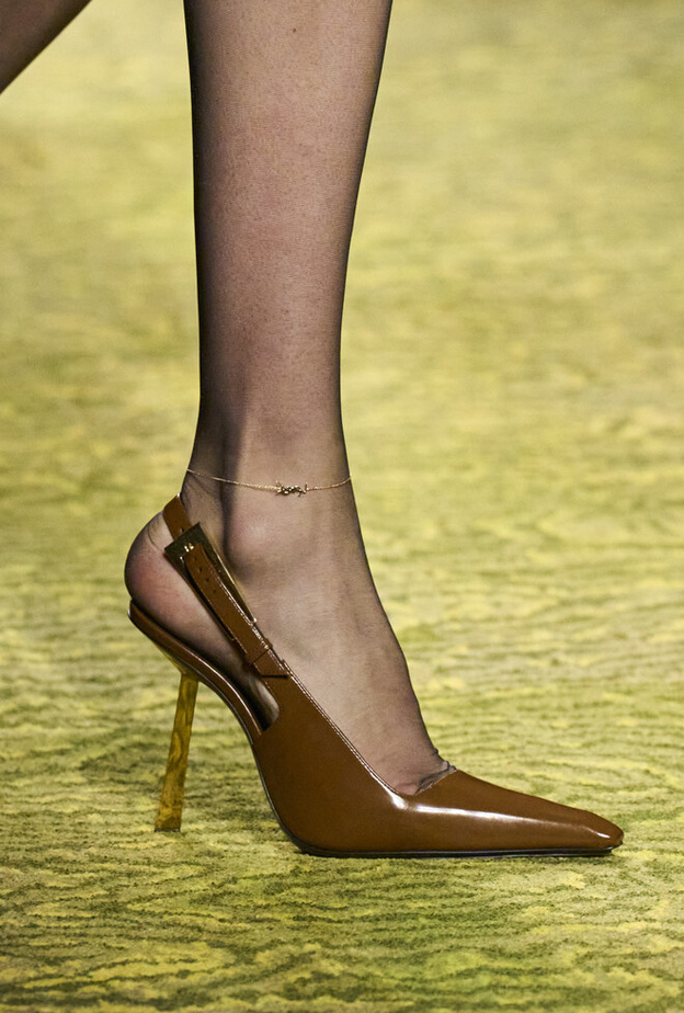 حذاء شيك ولافت من Saint Laurent