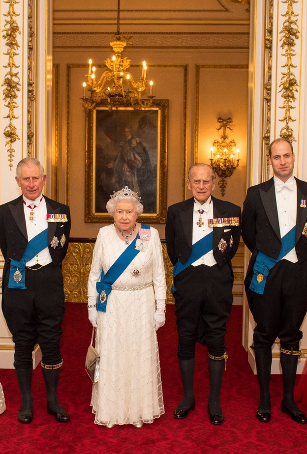 أفراد العائلة المالكة وأقاربهم المشابهين