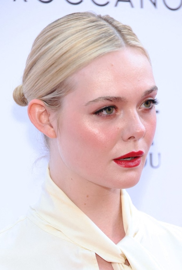 نجمات عانين من التهاب الجلد التأتبي بينهن إيل فانينغ 