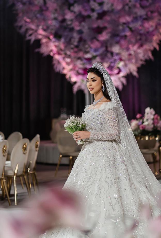 الاعلامية رحاب عبد الله خلال حفل زفافها