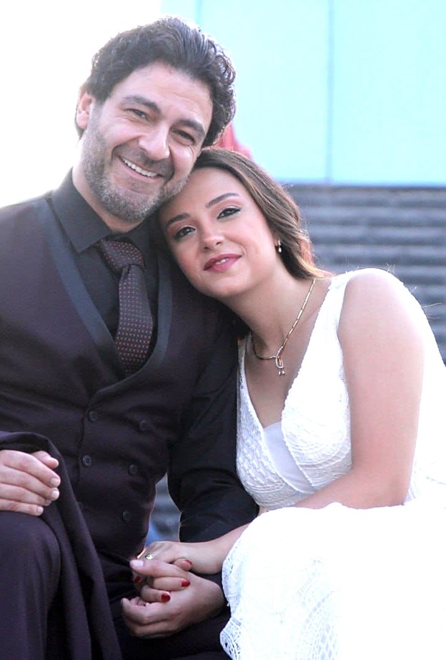 عاصم الحواط مع عروسته