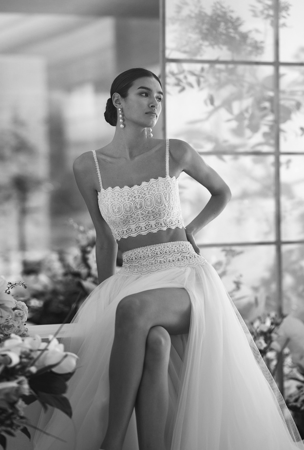 فساتين الزفاف قطعتين من ابرز الصيحات الرائجة