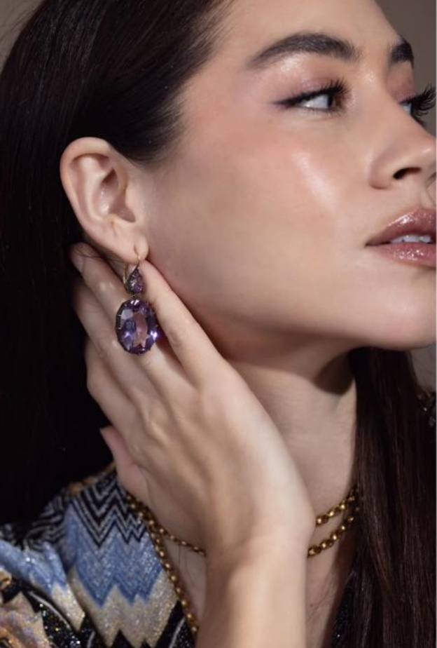 أقراط أذن مرصعة بالجمشت من فريد ليتون Fred Leighton 