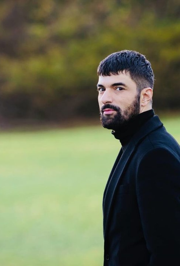 مشاهير أتراك لم يسبق لهم الزواج