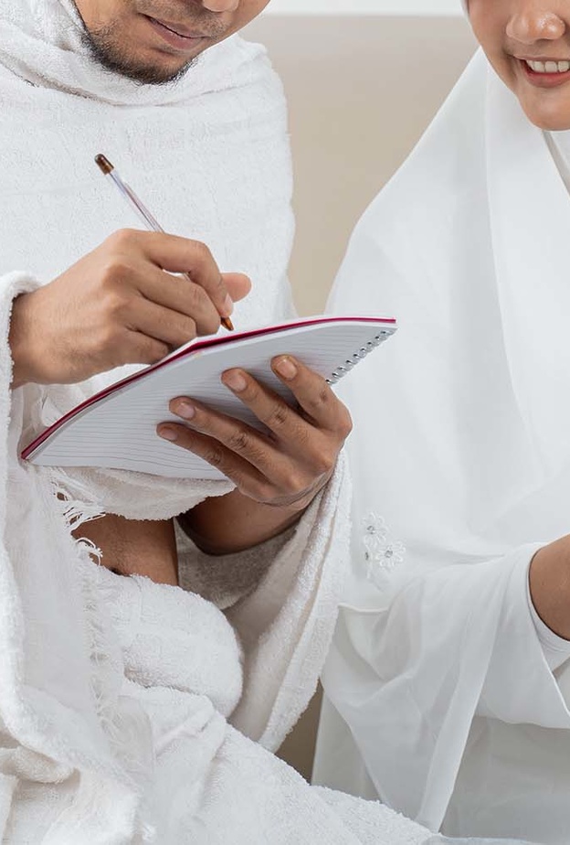 تجهيز حقيبة الحج والعمرة.. قائمة المستلزمات الأساسية للسفر مع العائلة