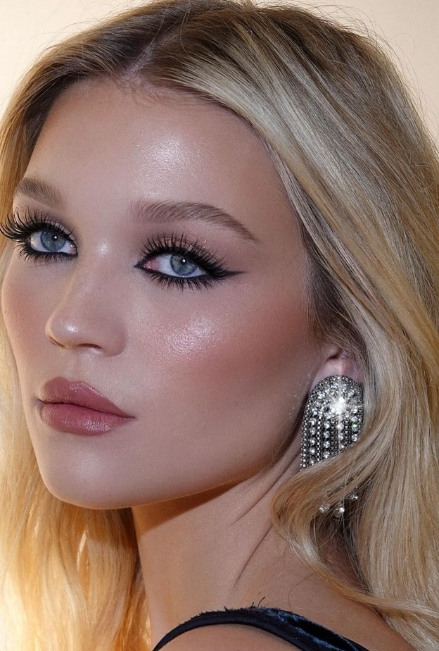 حيل مجربة بالماسكارا لتوسيع وسحب العين باحترافية