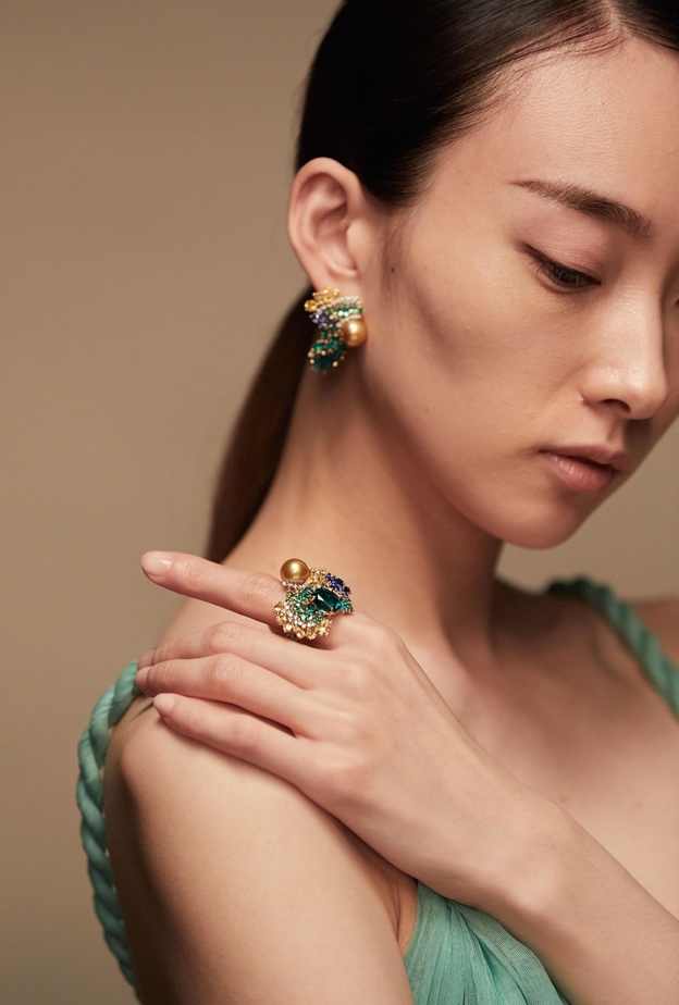 خواتم كوكتيل عالمية راقية لأناقة السهرات الشتوية