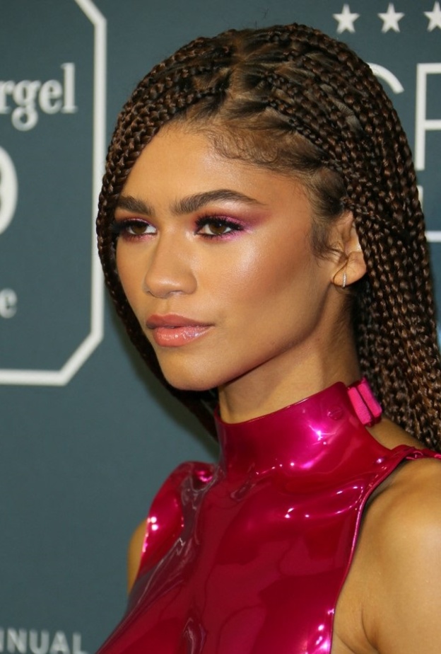 رسمات مكياح ملون وزهري بأسلوب- رئيسي Zendaya