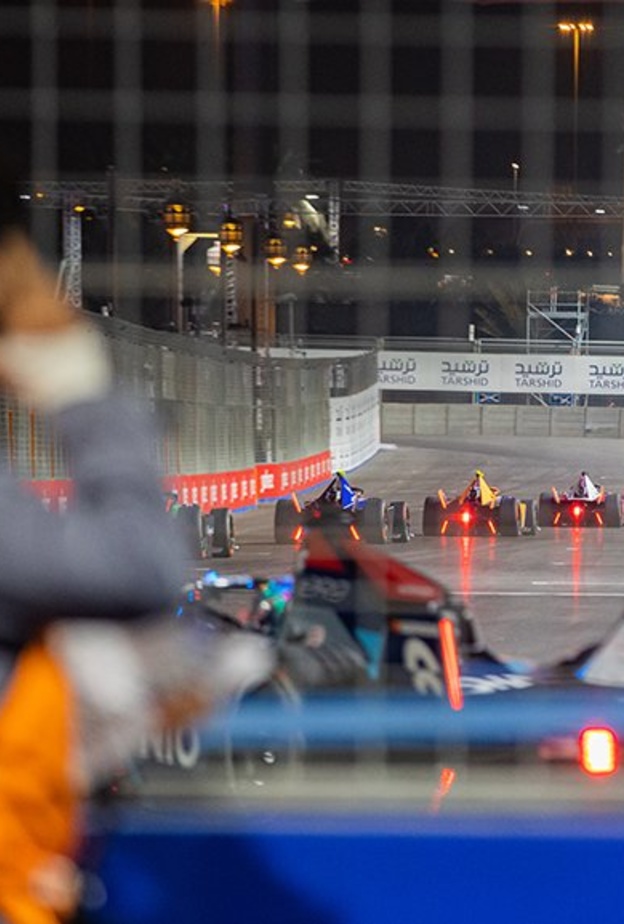 لا تفوتي فرصة الدخول لعالم رياضة المحركات في فعالية Girls on Track في الدرعية