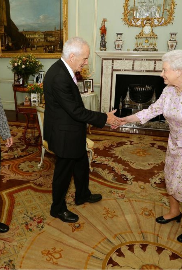 ما هو وسام الملك للموسيقى.. وأشهر من حصلوا عليه؟