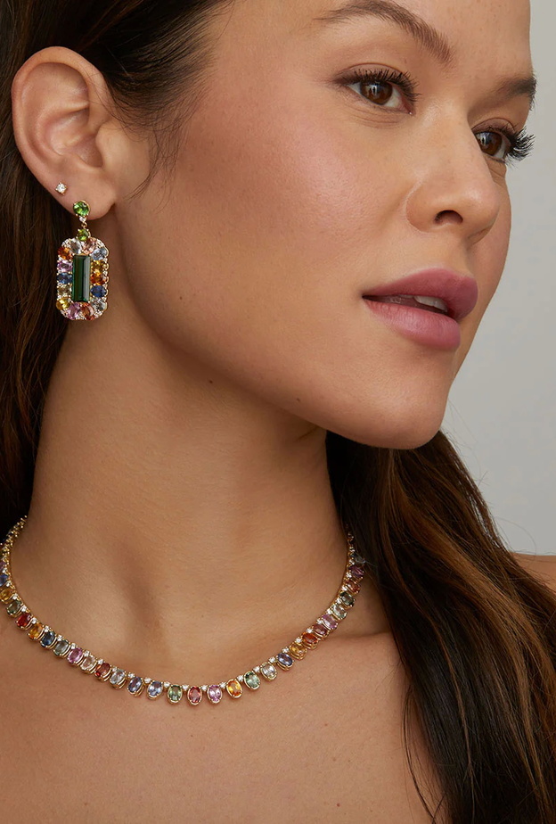 مجوهرات احجار كريمة ملونة