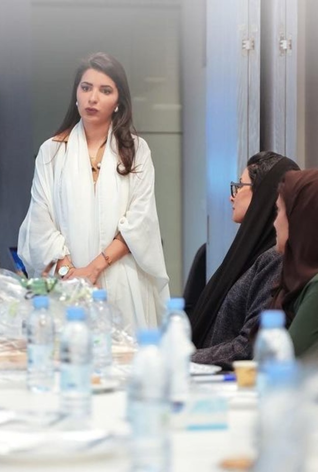 من الجلسة الحوارية الأولى للسيدات بلجنة المرأة