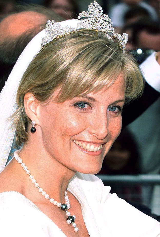 مع اقتراب عيد ميلادها.. تفاصيل تاج زفاف الأميرة صوفي دوقة إدنبرة