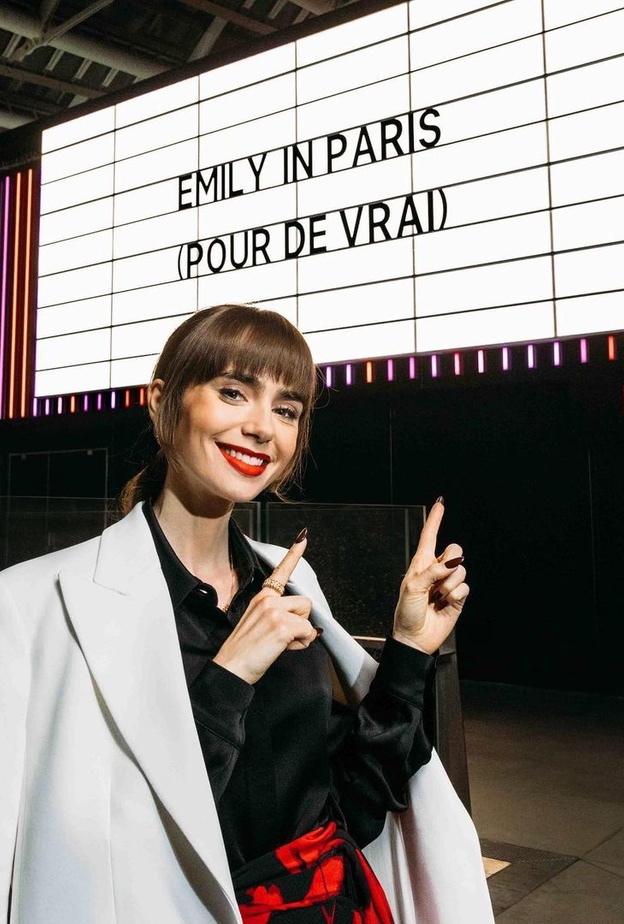 ليلي كولينز