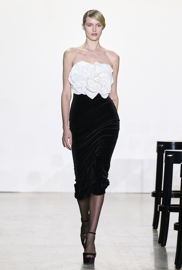 موضة التنانير المخملية خيارك الأساسي بداية عام 2024 