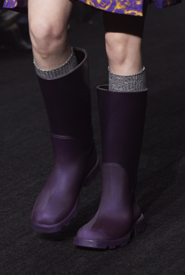 البوت المطاطي موضة شتاء 2024