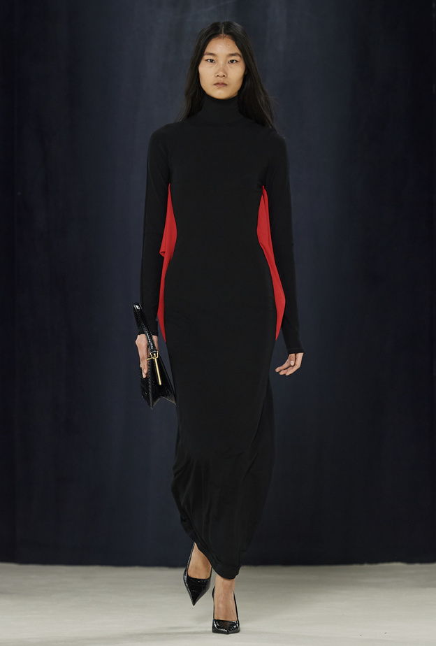 استثمري في هذا الفستان لأنه سيكون خيارك الأول لعدة مواسم وسنوات قادمة