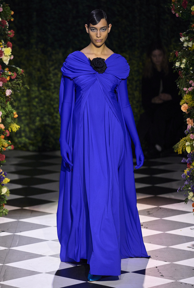 فساتين سهرة تخفي البطن والأرداف لإطلالتك في شتاء 2024