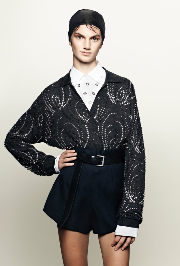 "برادا" Prada للنساء والرجال لربيع وصيف 2024