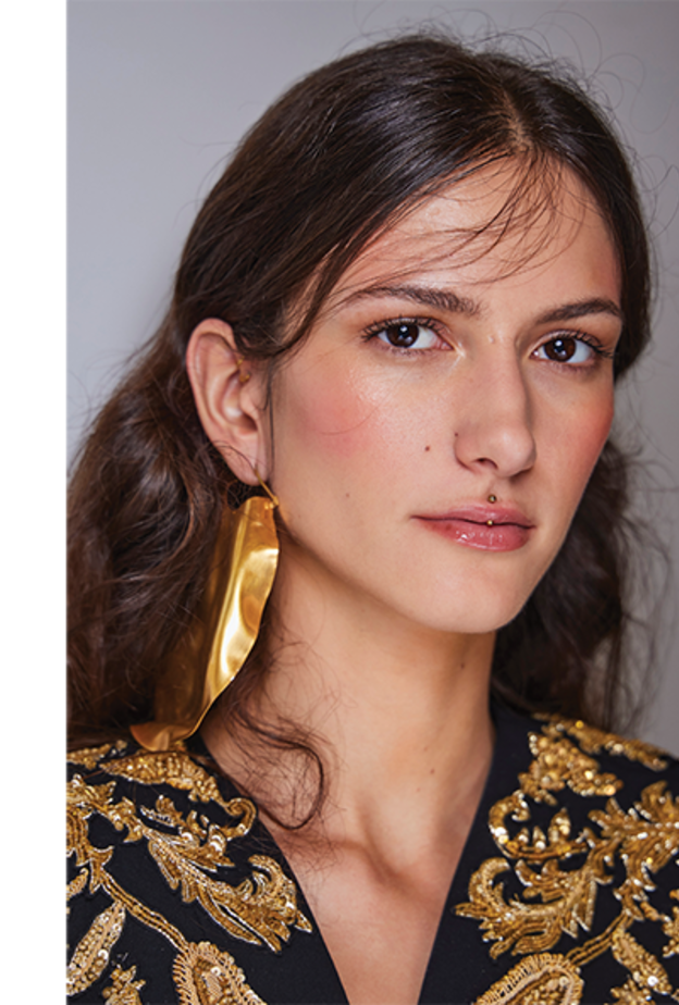 تألقي كالنجوم مع مستحضرات مكياج جديدة في بداية العام الجديد