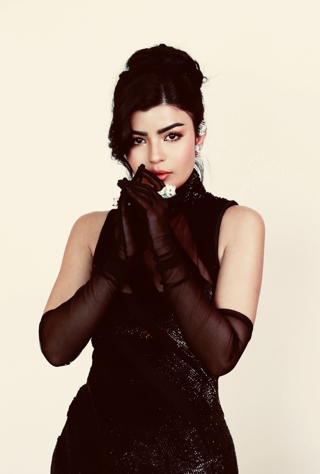 ميلا الزهراني تخطف الأنظار في حفل الـEmmy awards